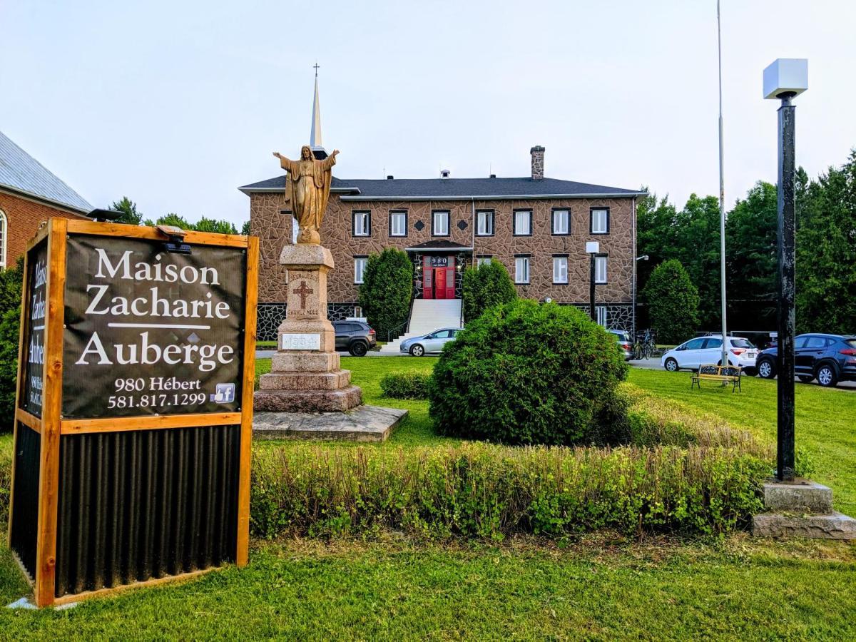 Maison Zacharie Desbiens Екстериор снимка