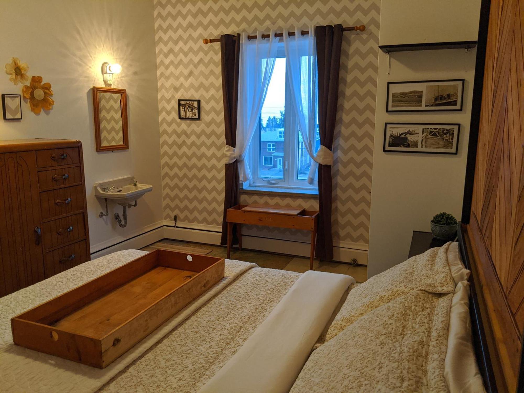 Maison Zacharie Desbiens Екстериор снимка